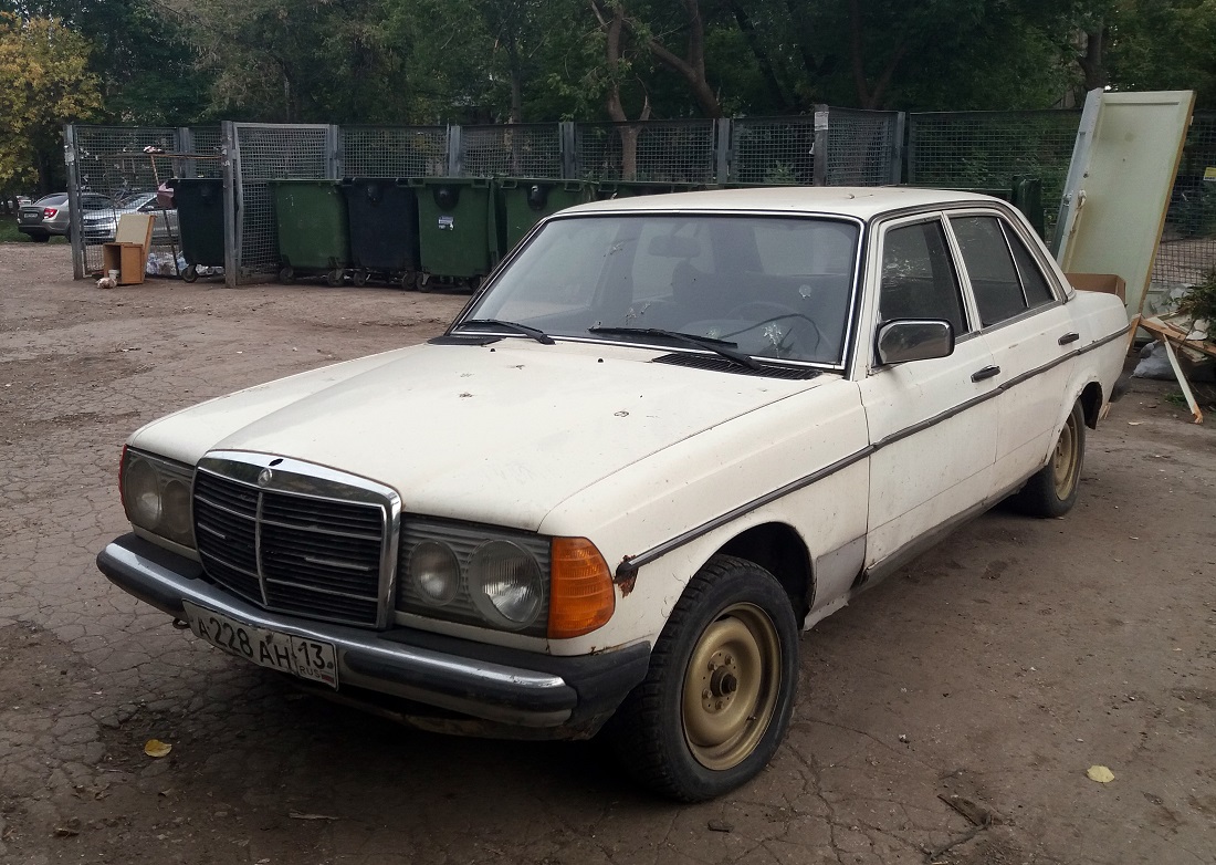 Самарская область, № А 228 АН 13 — Mercedes-Benz (W123) '76-86