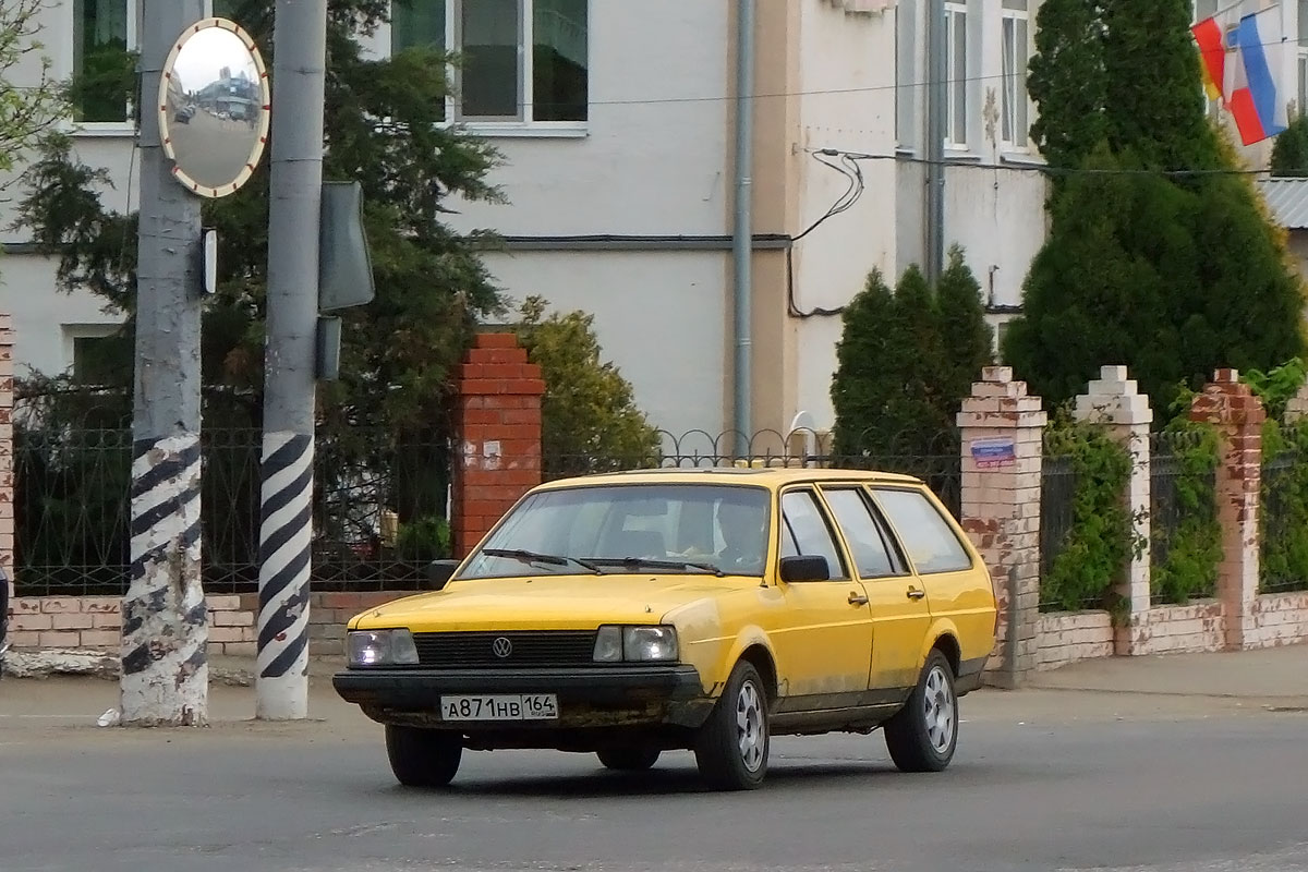 Саратовская область, № А 871 НВ 164 — Volkswagen Passat (B2) '80-88