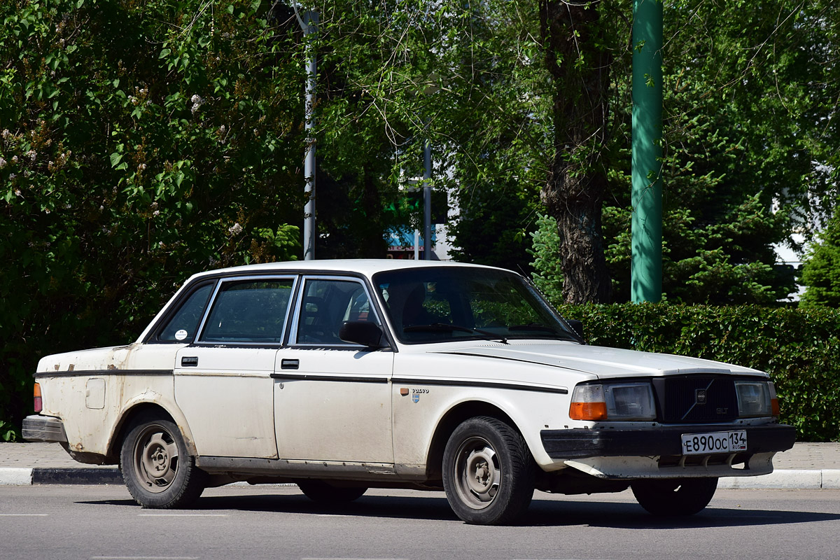 Волгоградская область, № Е 890 ОС 134 — Volvo 240 Series (общая модель)