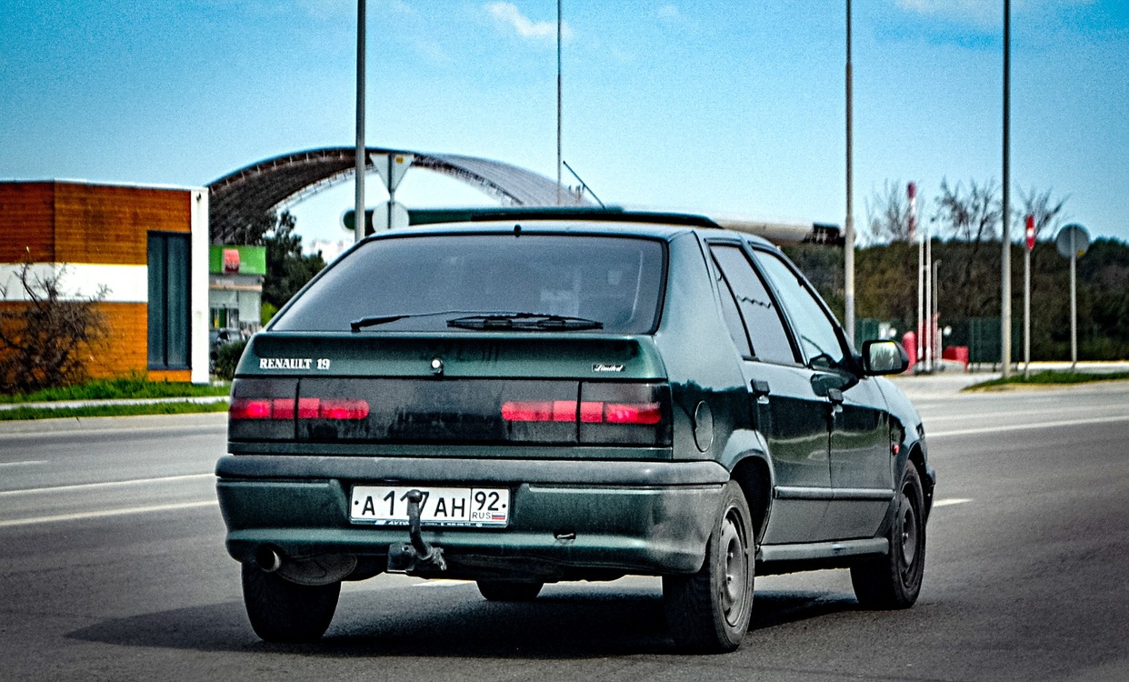 Севастополь, № А 117 АН 92 — Renault 19 '88-92