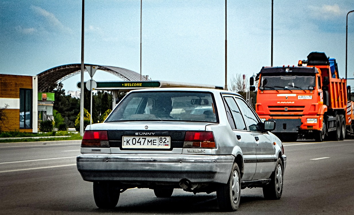 Крым, № К 047 МЕ 82 — Nissan Sunny (B12) '85-90