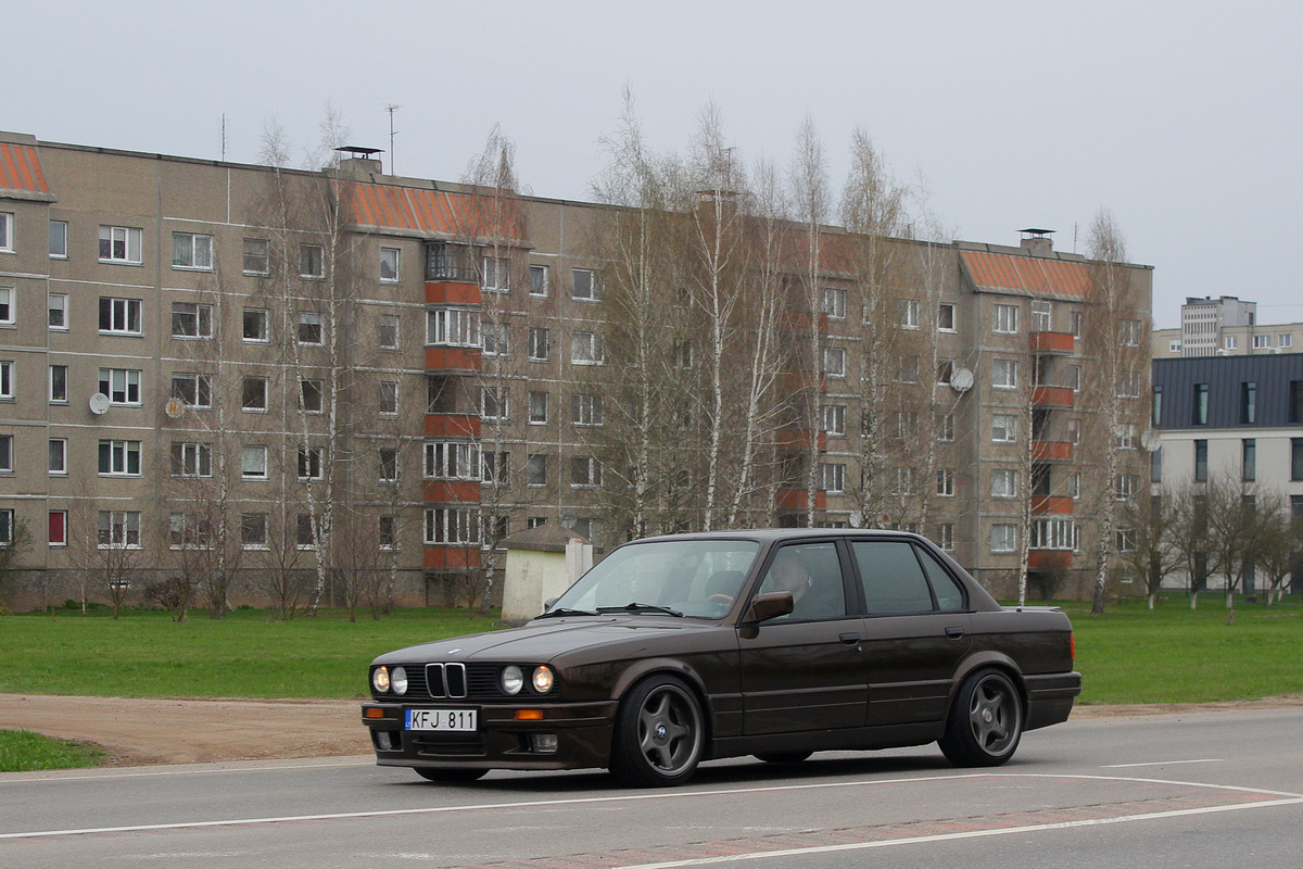 Литва, № KFJ 811 — BMW 3 Series (E30) '82-94