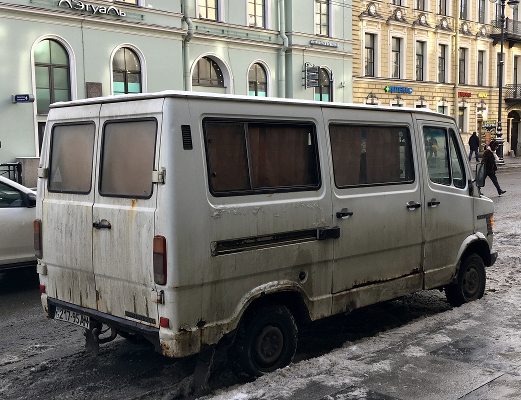 Луганская область, № 217-95 AM — Mercedes-Benz T1 '76-96