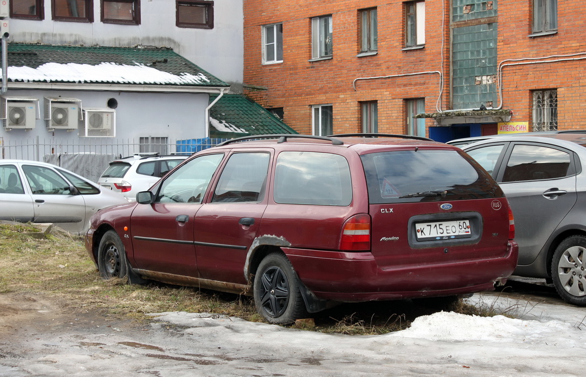 Псковская область, № К 715 ЕО 60 — Ford Mondeo (1G) '92-96