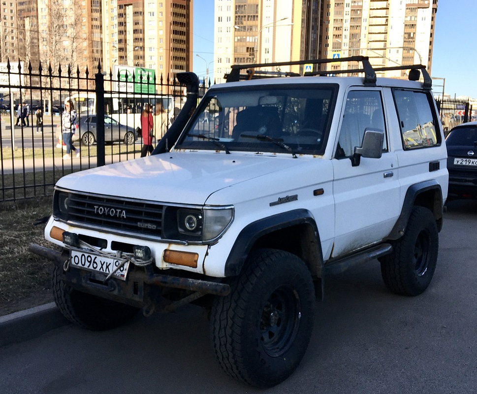 Санкт-Петербург, № О 096 ХК 98 — Toyota Land Cruiser Prado (J70) '90-96