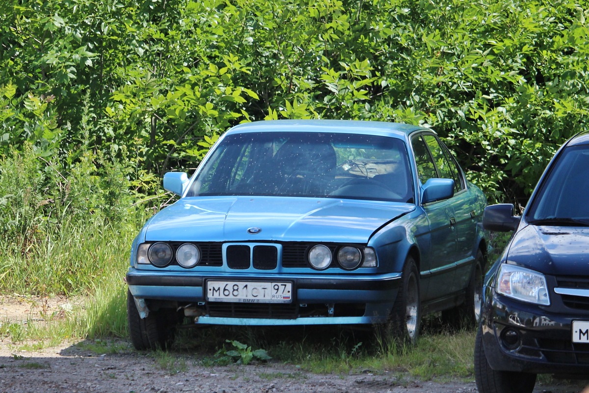 Москва, № М 681 СТ 97 — BMW 5 Series (E34) '87-96