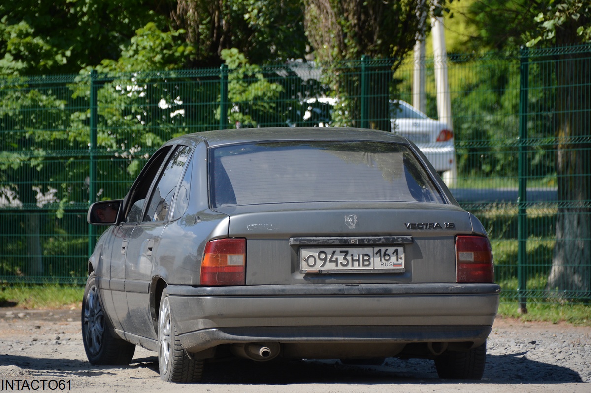 Ростовская область, № О 943 НВ 161 — Opel Vectra (A) '88-95