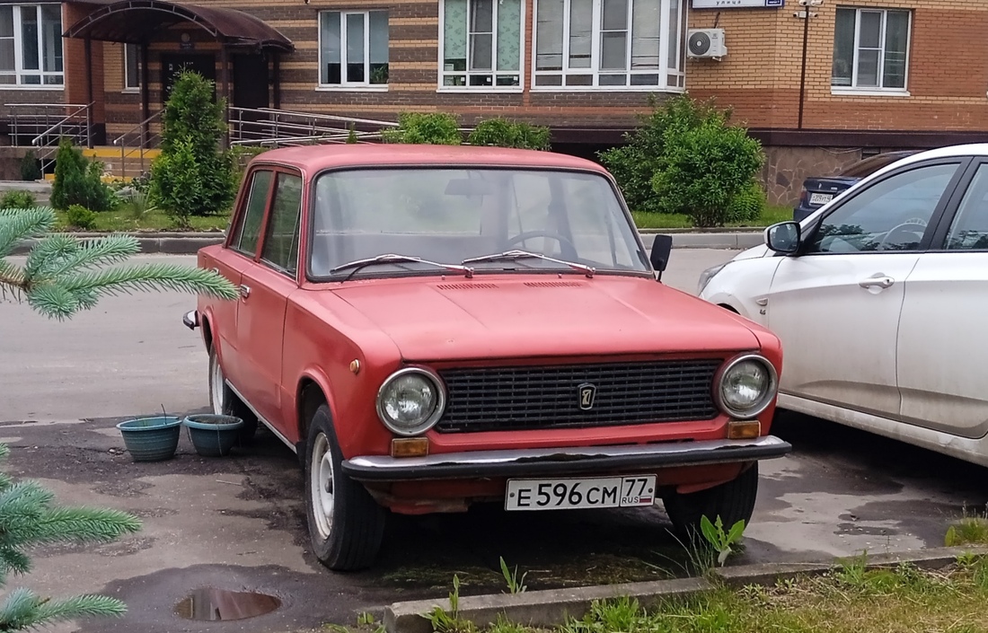 Москва, № Е 596 СМ 77 — ВАЗ-21011 '74-83