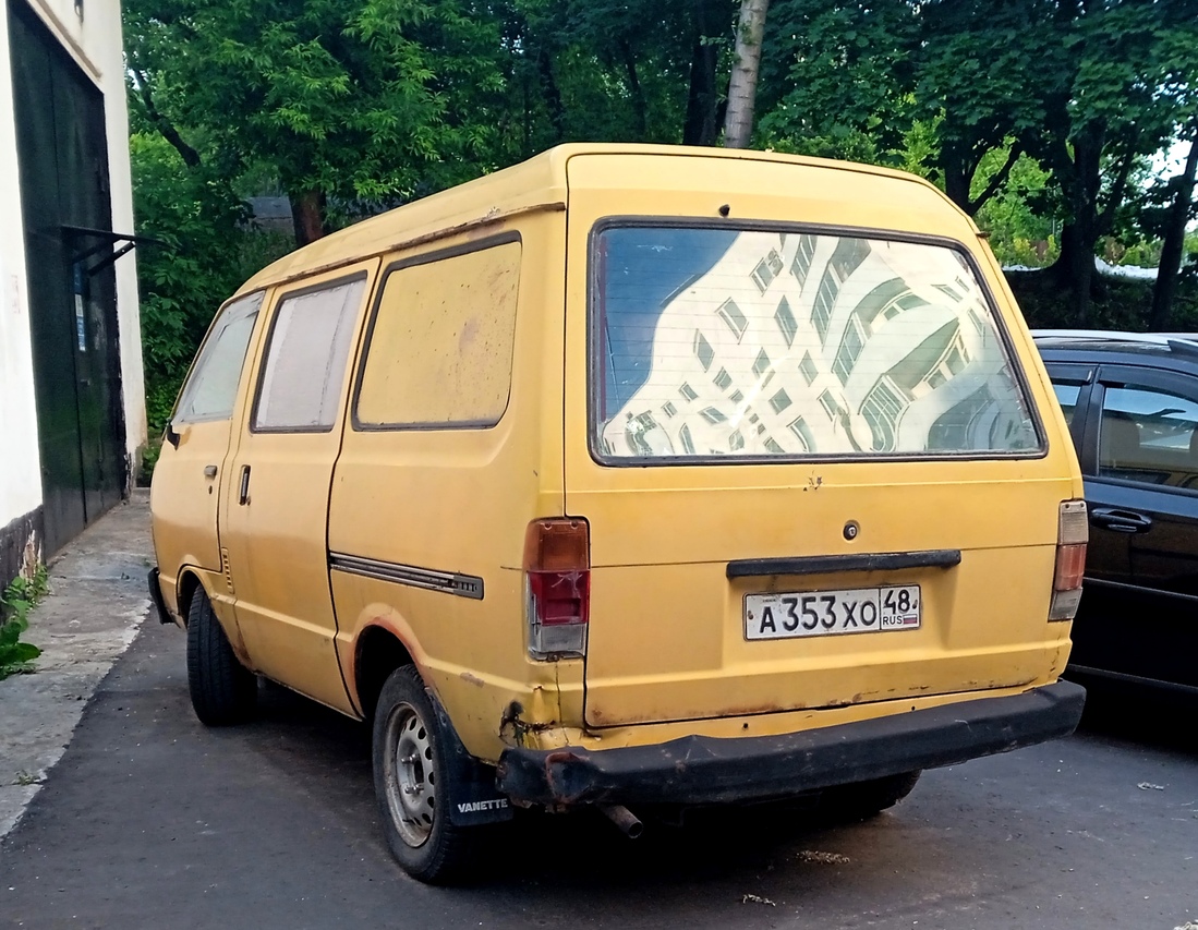 Липецкая область, № А 353 ХО 48 — Nissan Vanette (C120) '78–88