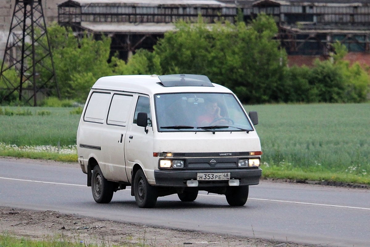 Липецкая область, № Н 353 РЕ 48 — Nissan Vanette Largo (C22) '85-94