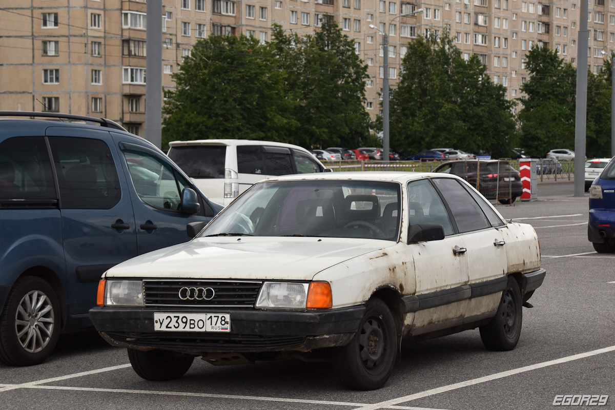 Санкт-Петербург, № У 239 ВО 178 — Audi 100 (C3) '82-91