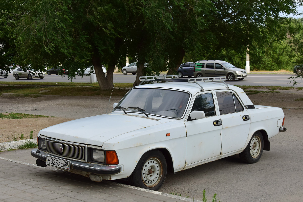 Волгоградская область, № М 325 АС 30 — ГАЗ-3102 '81-08