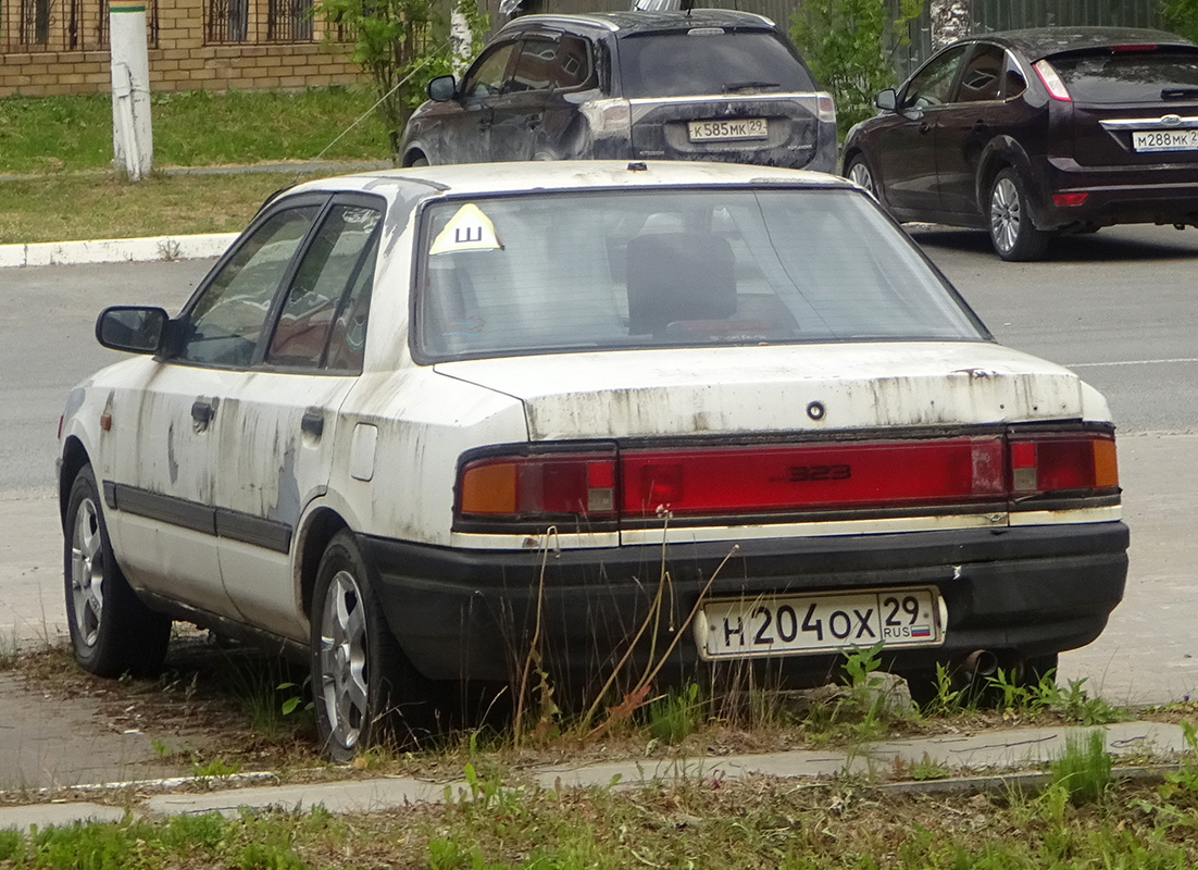 Архангельская область, № Н 204 ОХ 29 — Mazda 323 (BG) '89-94