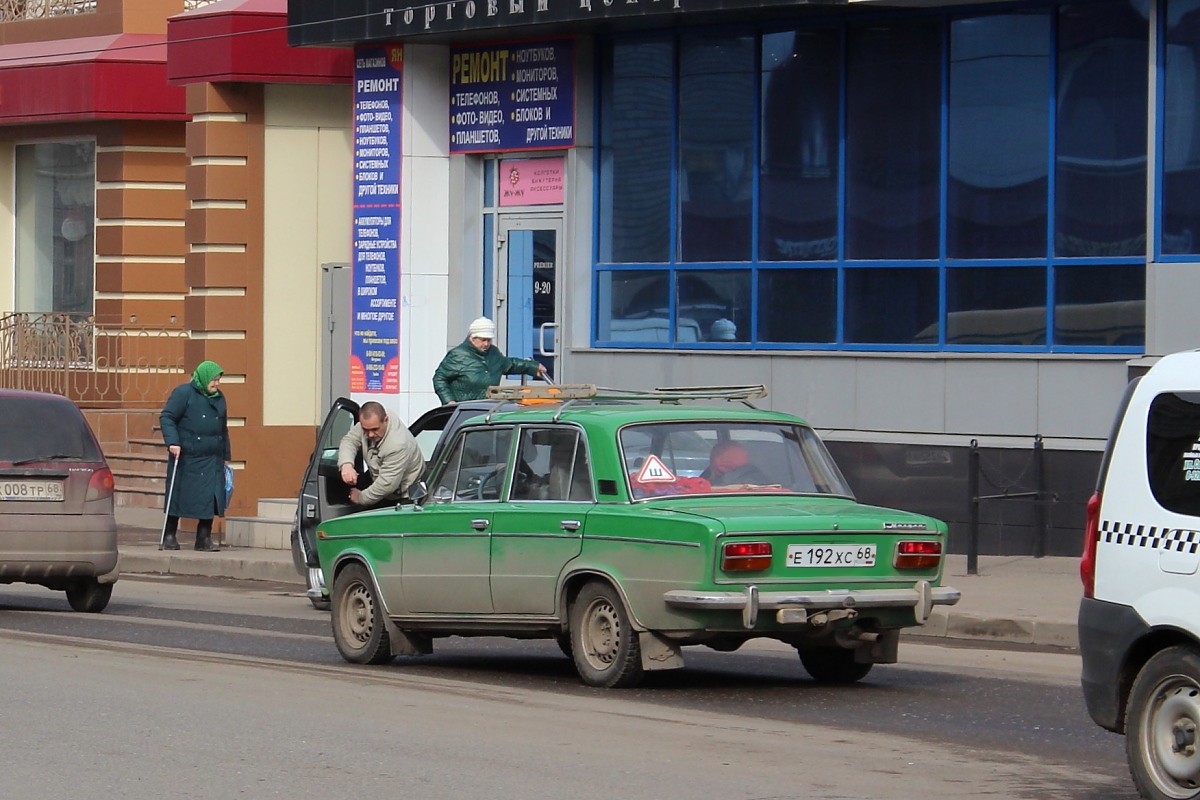 Тамбовская область, № Е 192 ХС 68 — ВАЗ-2103 '72-84