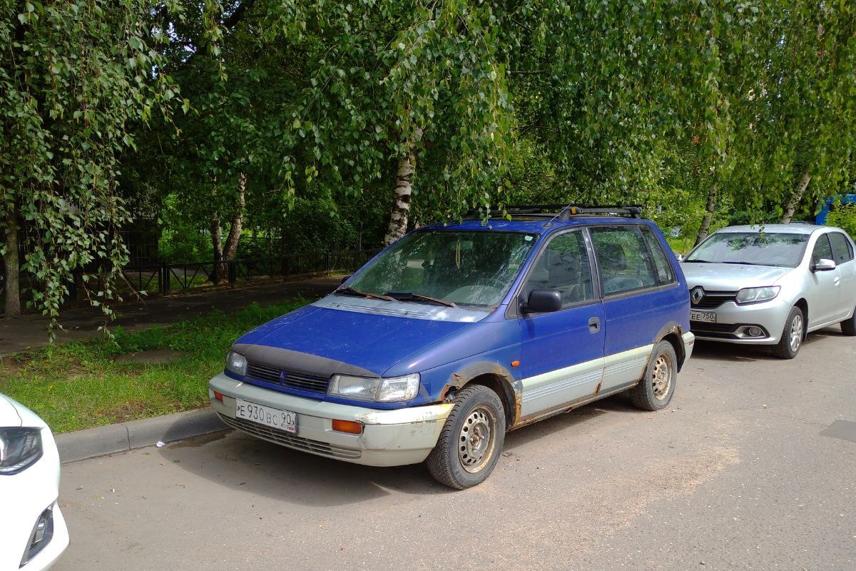 Московская область, № Е 930 ВС 90 — Mitsubishi Space Runner (N10W) '91–97