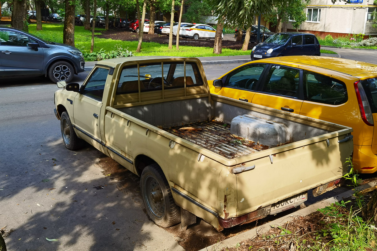 Москва, № Р 130 КС 777 — Datsun Pickup (720) '79-85