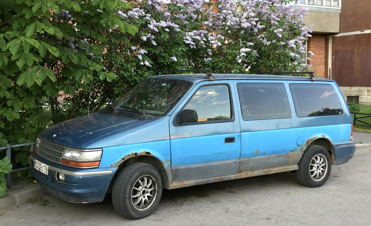 Санкт-Петербург, № Е 033 ЕО 178 — Plymouth Voyager (AS) (2G) '90-95