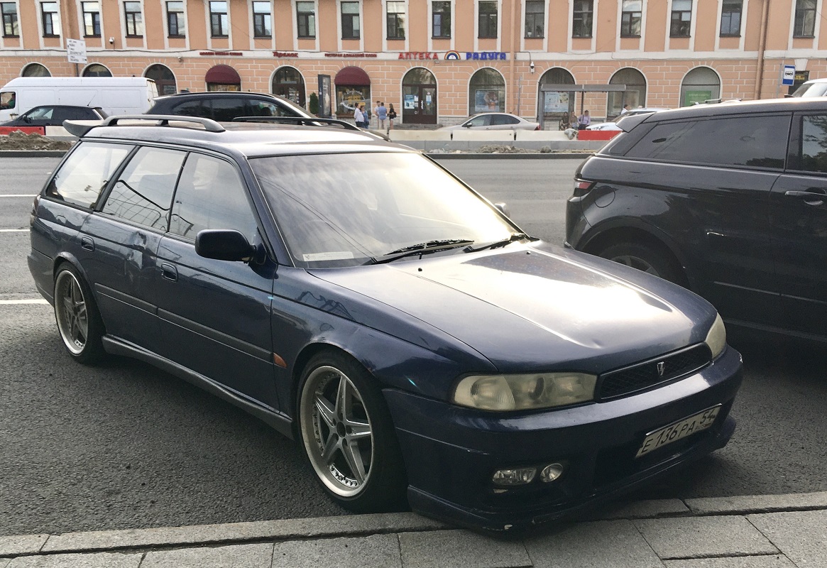 Новосибирская область, № Е 136 РА 54 — Subaru Legacy '93–99; Новосибирская область — Вне региона