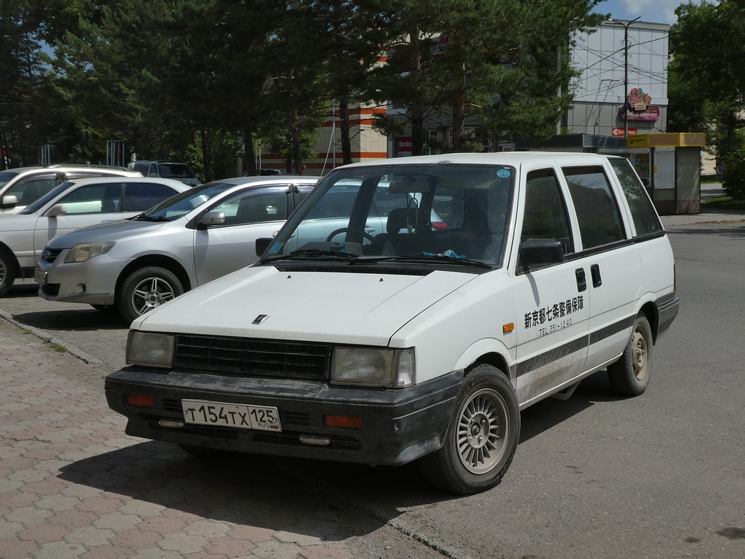 Приморский край, № Т 154 ТХ 125 — Nissan Prairie/Stanza Wagon (M10) '82-88