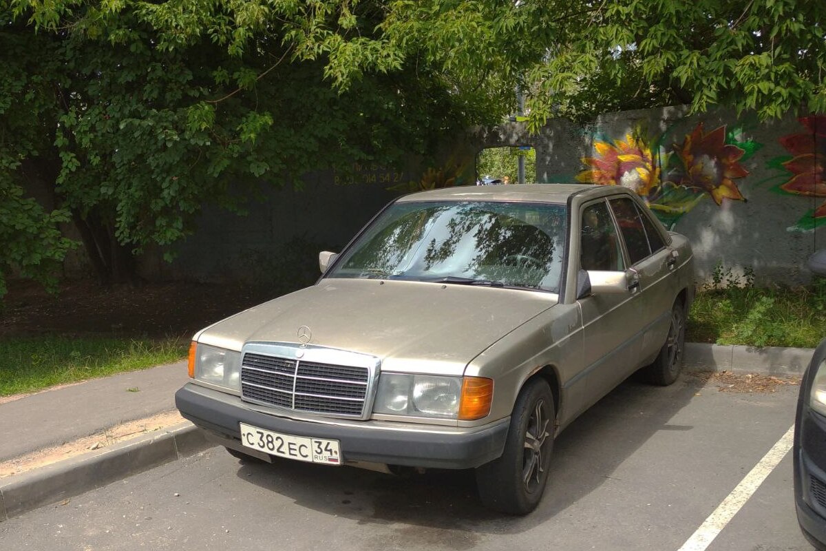Краснодарский край, № С 382 ЕС 34 — Mercedes-Benz (W201) '82-93; Волгоградская область — Вне региона