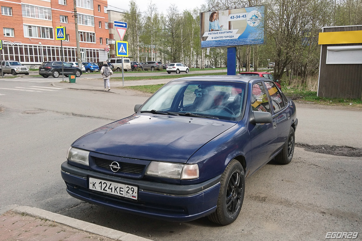 Архангельская область, № К 124 КЕ 29 — Opel Vectra (A) '88-95