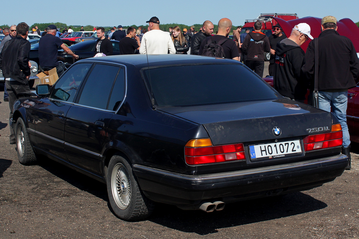 Литва, № H01072 — BMW 7 Series (E32) '86-94; Литва — Retro mugė 2023