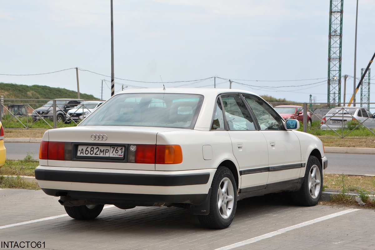 Ростовская область, № А 682 МР 761 — Audi 100 (C4) '90-94