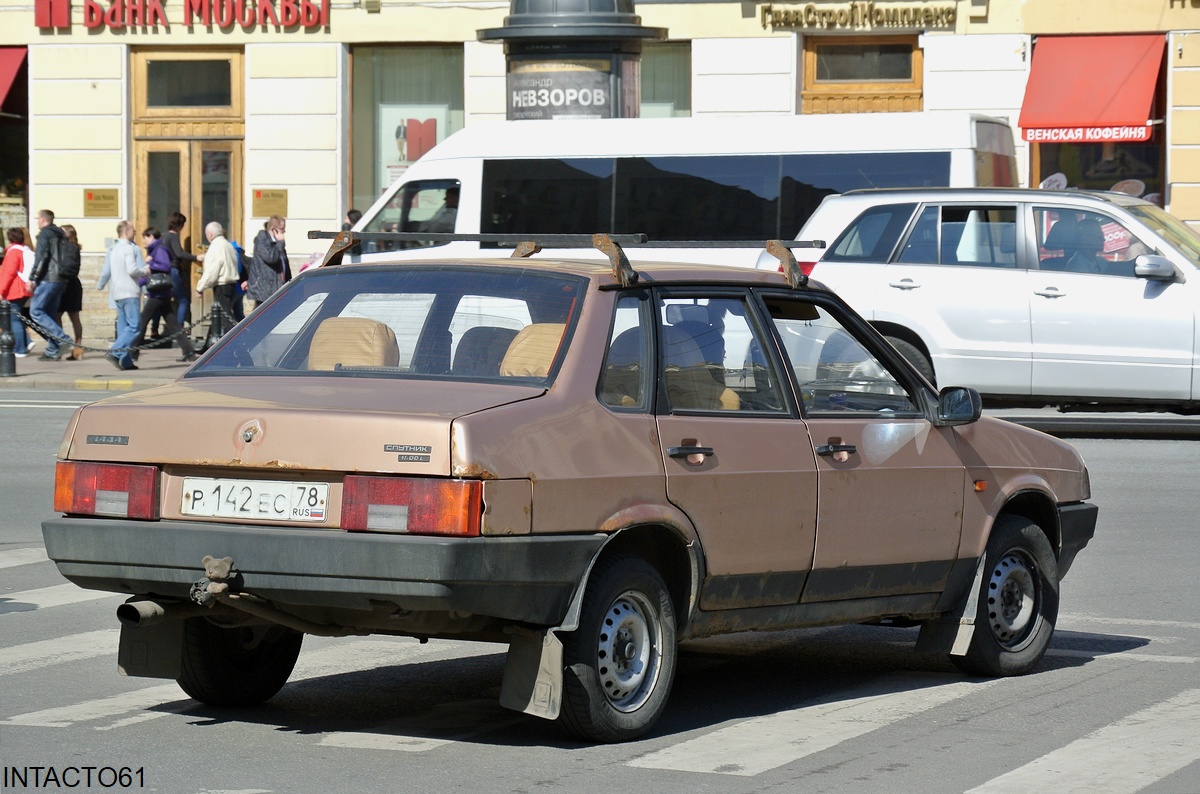 Санкт-Петербург, № Р 142 ЕС 78 — ВАЗ-21099 '90-04