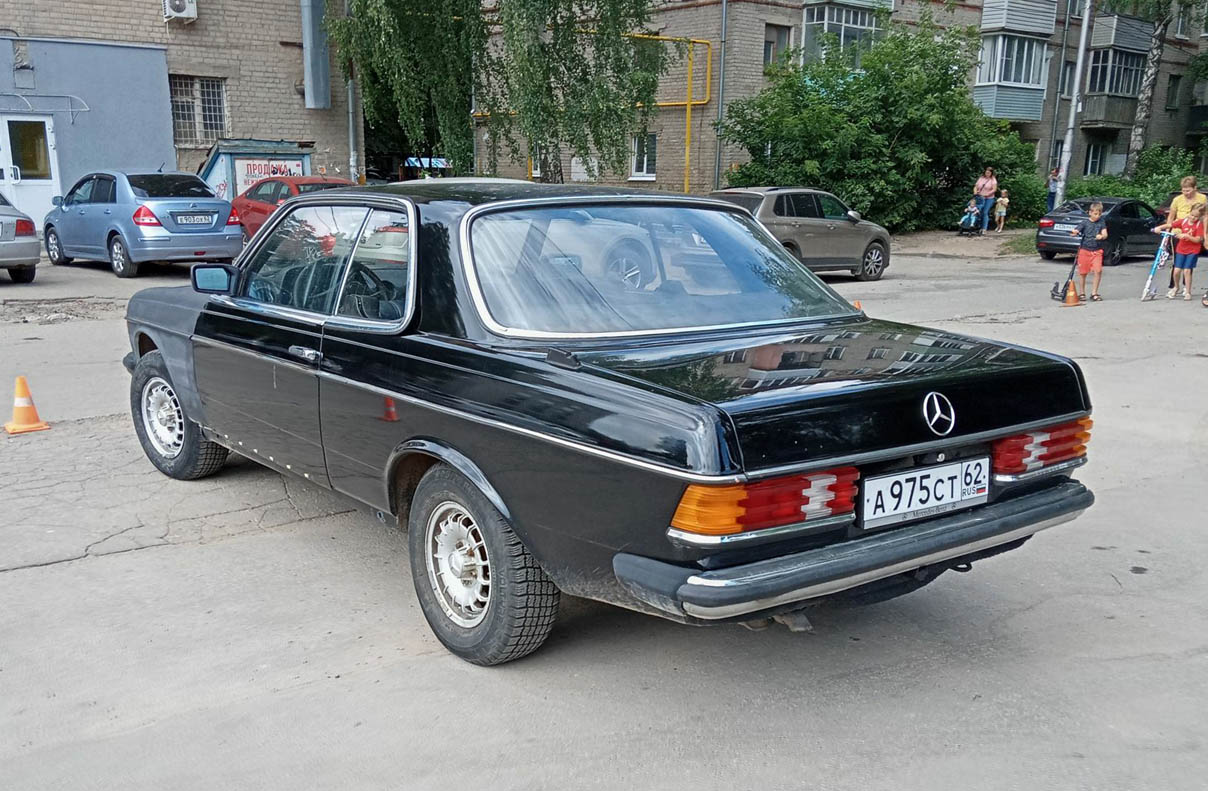 Рязанская область, № А 975 СТ 62 — Mercedes-Benz (C123) '77-86; Рязанская область — 8-й ретро-фестиваль "Машина Времени", 7 августа 2021 г.