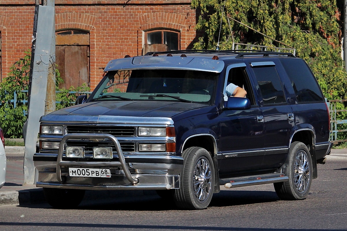 Тамбовская область, № М 005 РВ 68 — Chevrolet Suburban (8G) '92-99