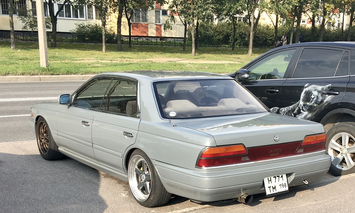 Санкт-Петербург, № Н 771 ТМ 198 — Nissan Laurel (C33) '89-93