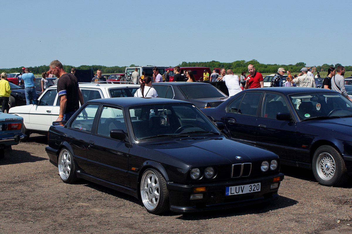 Литва, № LUV 320 — BMW 3 Series (E30) '82-94; Литва — Retro mugė 2023