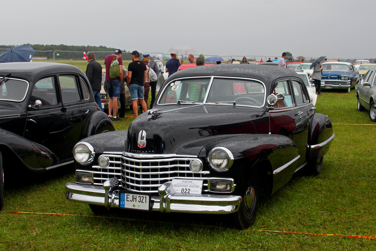 Литва, № EJH 321 — Cadillac Series 62 (2G) '42-47; Литва — Nesenstanti klasika 2023