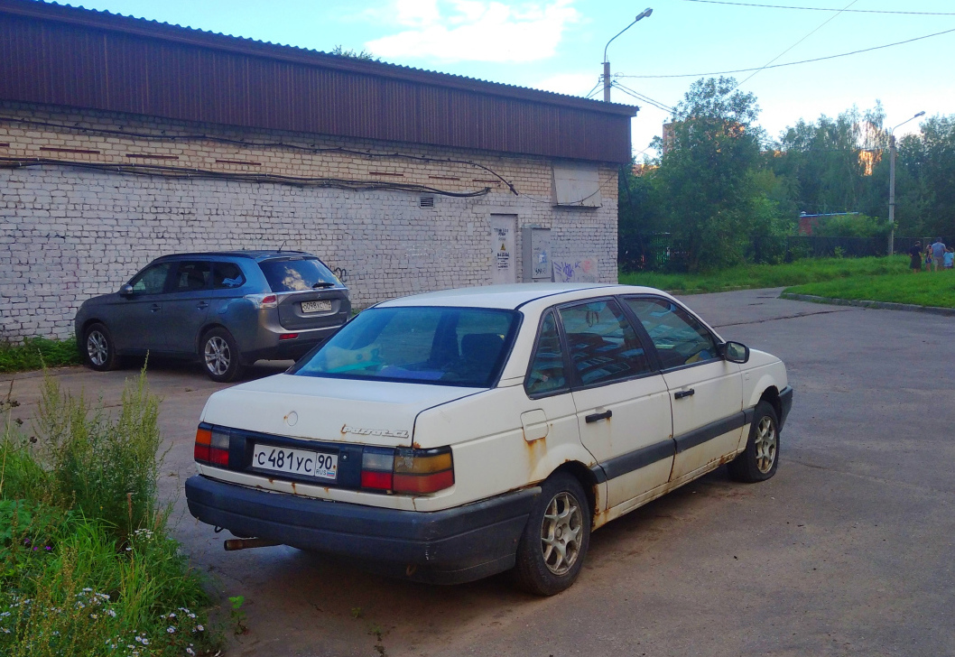 Московская область, № С 481 УС 90 — Volkswagen Passat (B3) '88-93