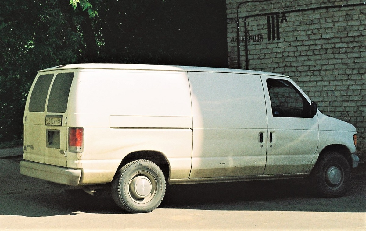 Свердловская область, № С 210 КУ 66 — Ford E-Series (4G) '92-07