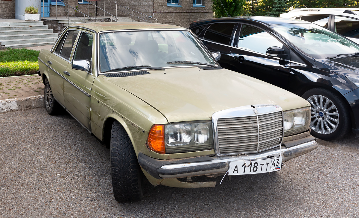 Башкортостан, № А 118 ТТ 43 — Mercedes-Benz (W123) '76-86
