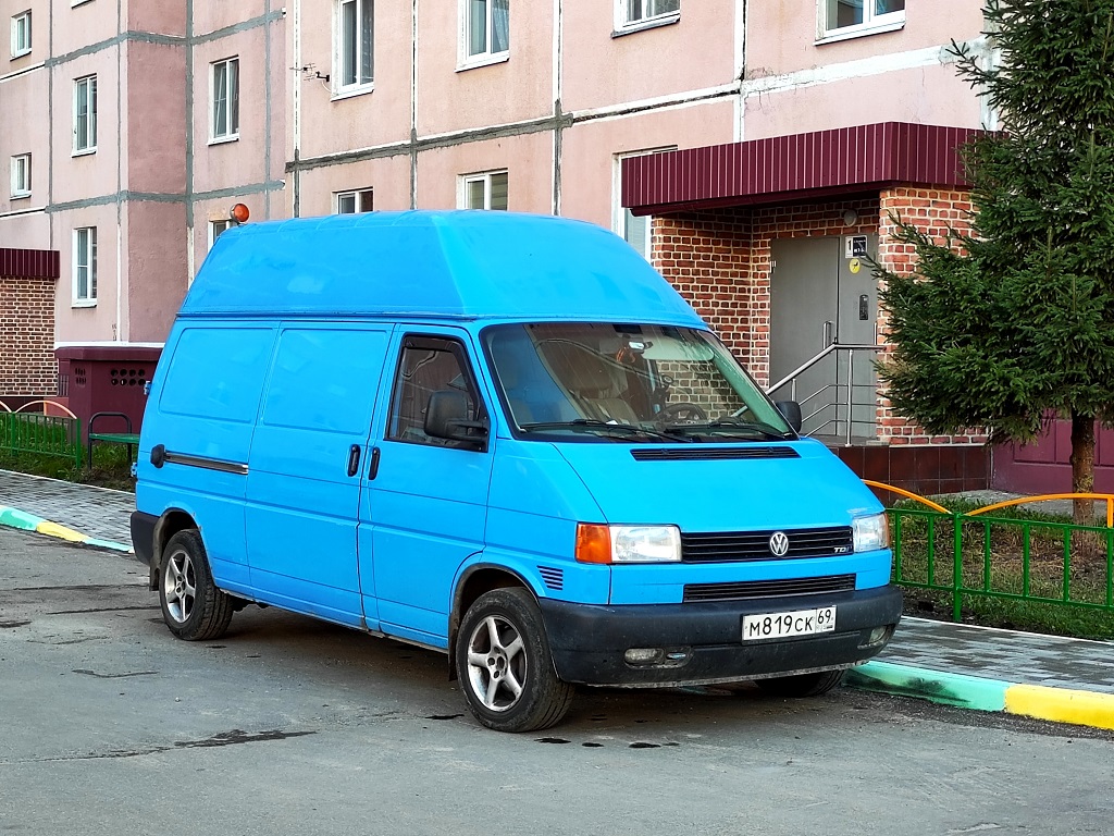 Тверская область, № М 819 СК 69 — Volkswagen Typ 2 (T4) '90-03