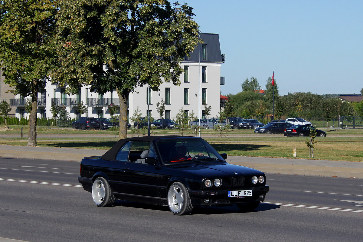 Литва, № LLF 925 — BMW 3 Series (E30) '82-94