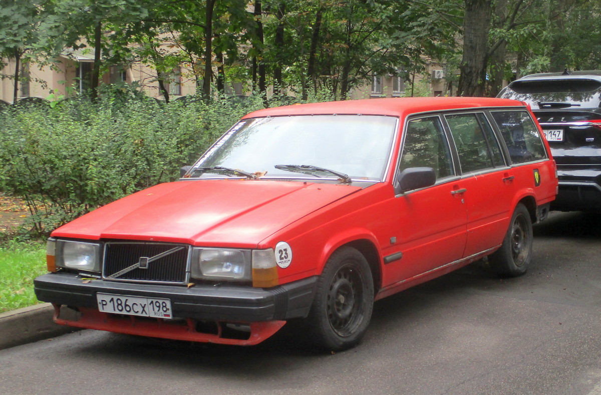 Санкт-Петербург, № Р 186 СХ 198 — Volvo 740 '84-92