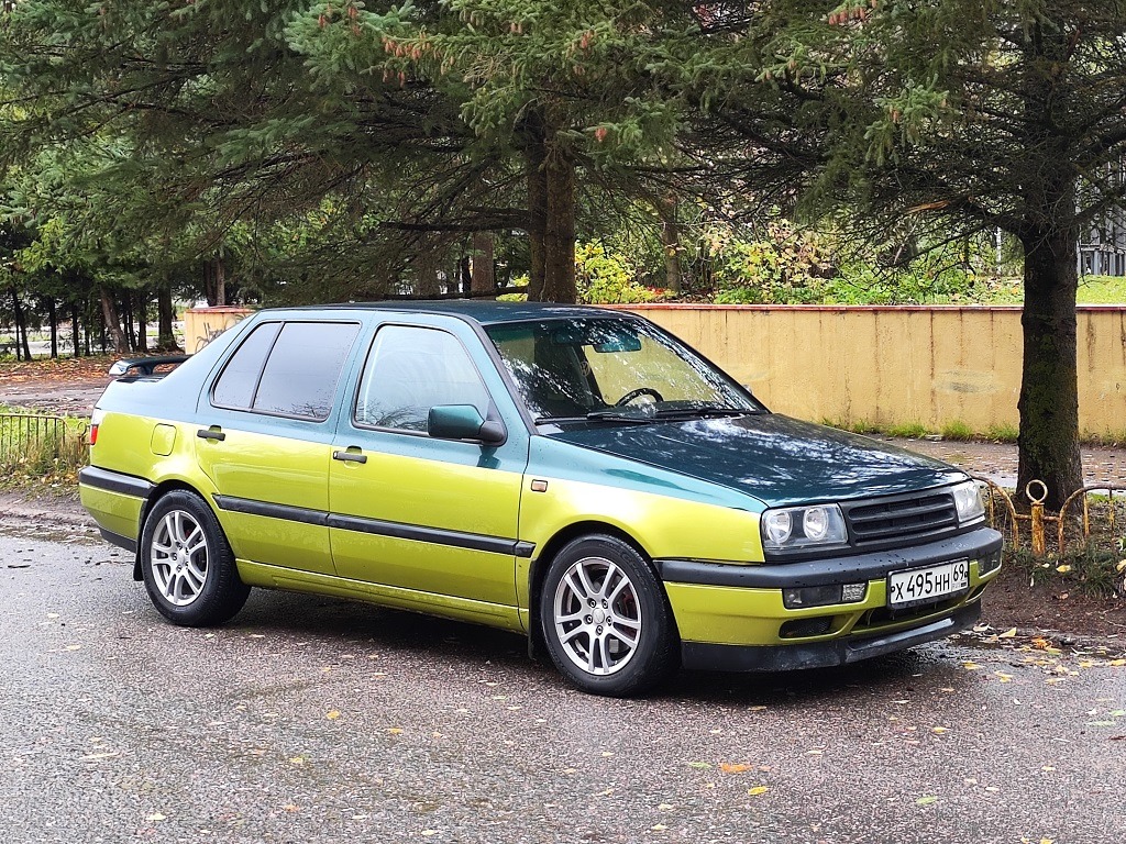 Тверская область, № Х 495 НН 69 — Volkswagen Vento (A3) '92-99