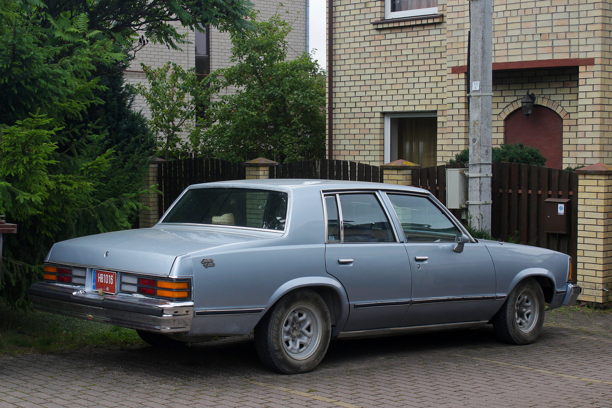 Литва, № H81016 — Chevrolet Malibu '78-83