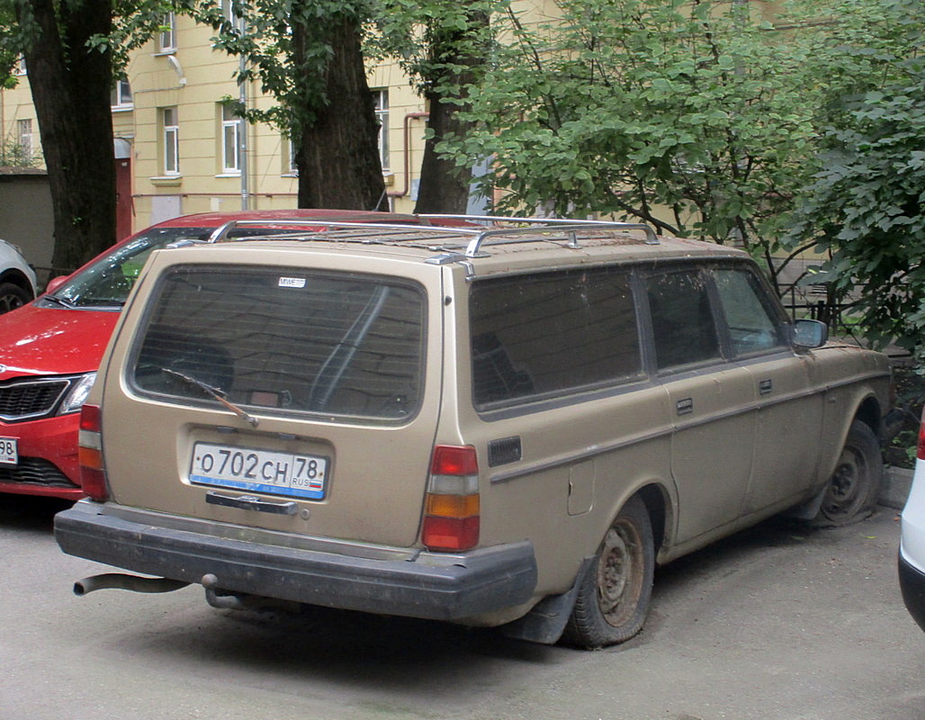 Санкт-Петербург, № О 702 СН 78 — Volvo 240 Series (общая модель)