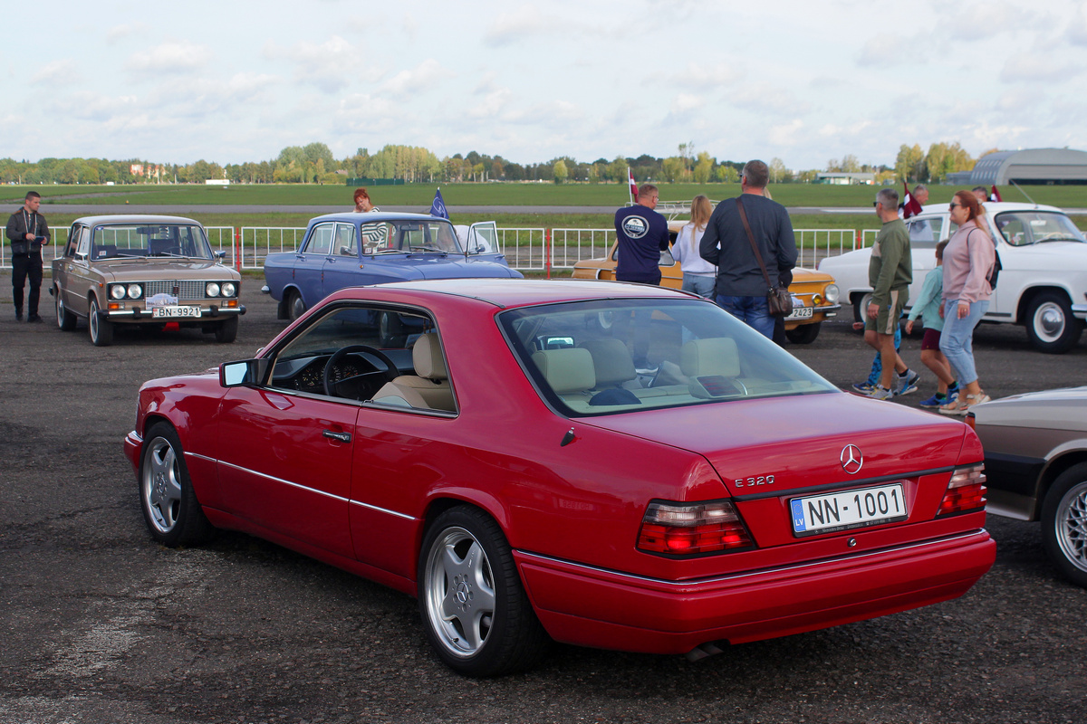 Латвия, № NN-1001 — Mercedes-Benz (C124) '87-96; Литва — Retro mugė 2023 ruduo
