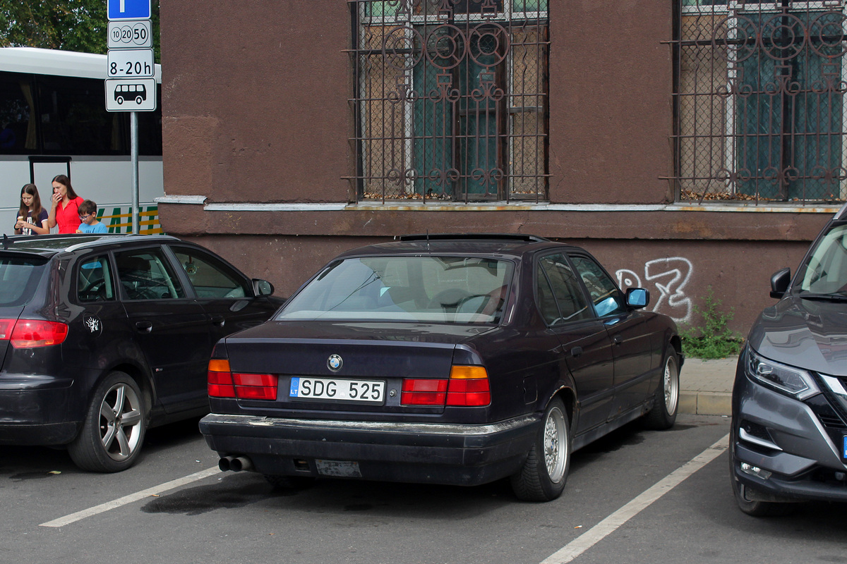 Литва, № SDG 525 — BMW 5 Series (E34) '87-96