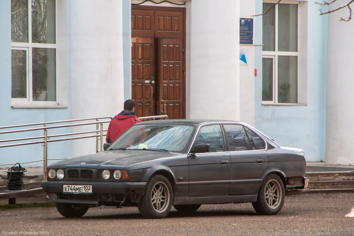 Башкортостан, № Х 744 МЕ 102 — BMW 5 Series (E34) '87-96