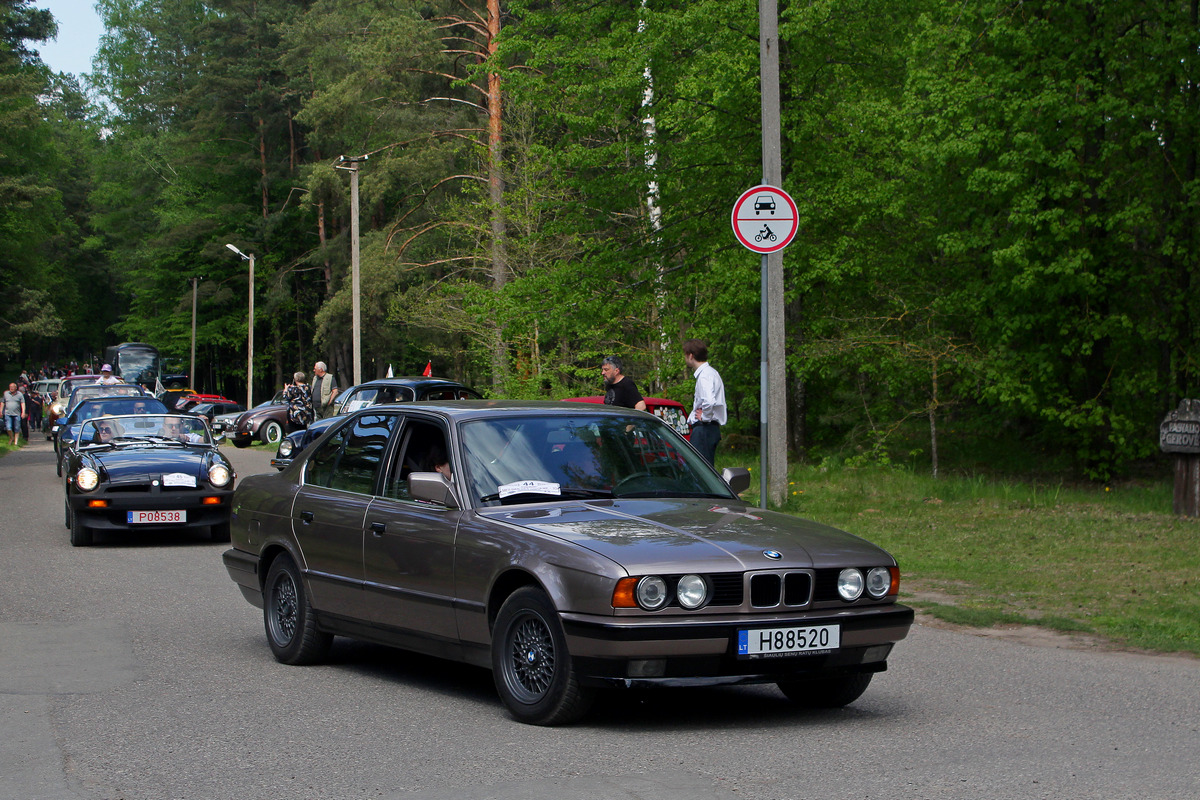 Литва, № H88520 — BMW 5 Series (E34) '87-96; Литва — Eugenijau, mes dar važiuojame 10