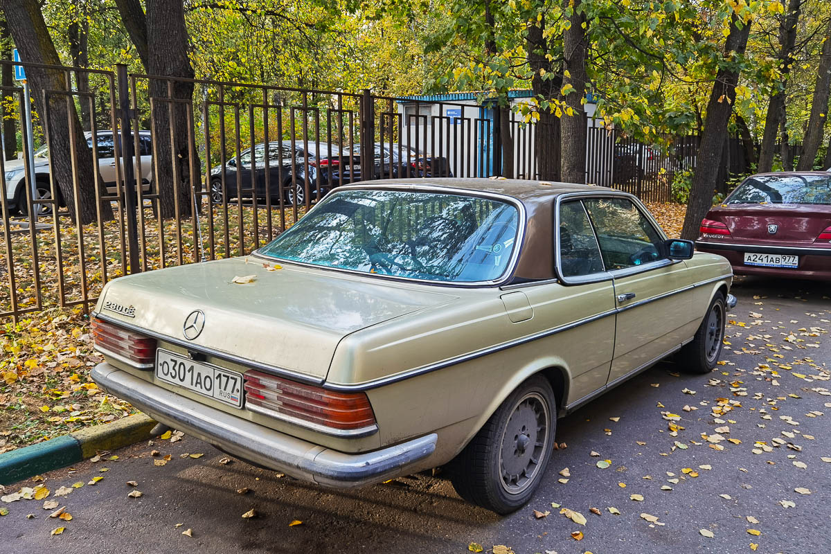 Москва, № О 301 АО 177 — Mercedes-Benz (C123) '77-86