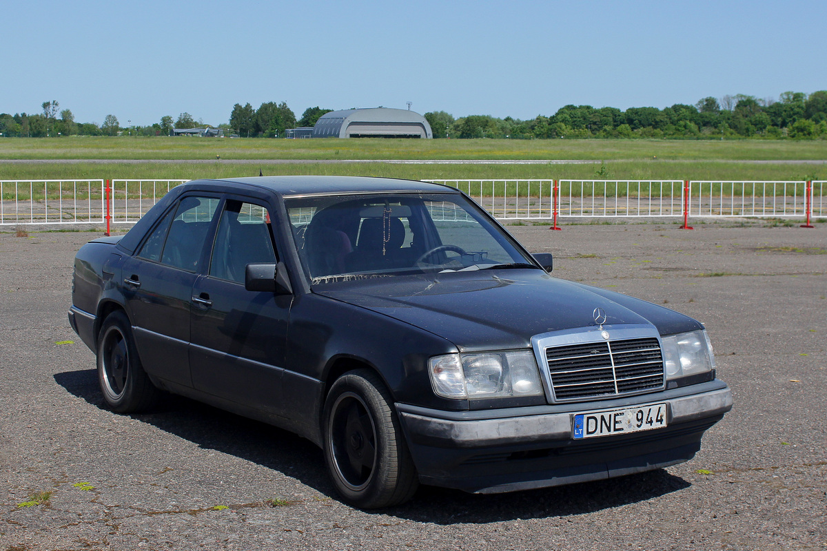 Литва, № DNE 944 — Mercedes-Benz (W124) '84-96; Литва — Retro mugė 2023