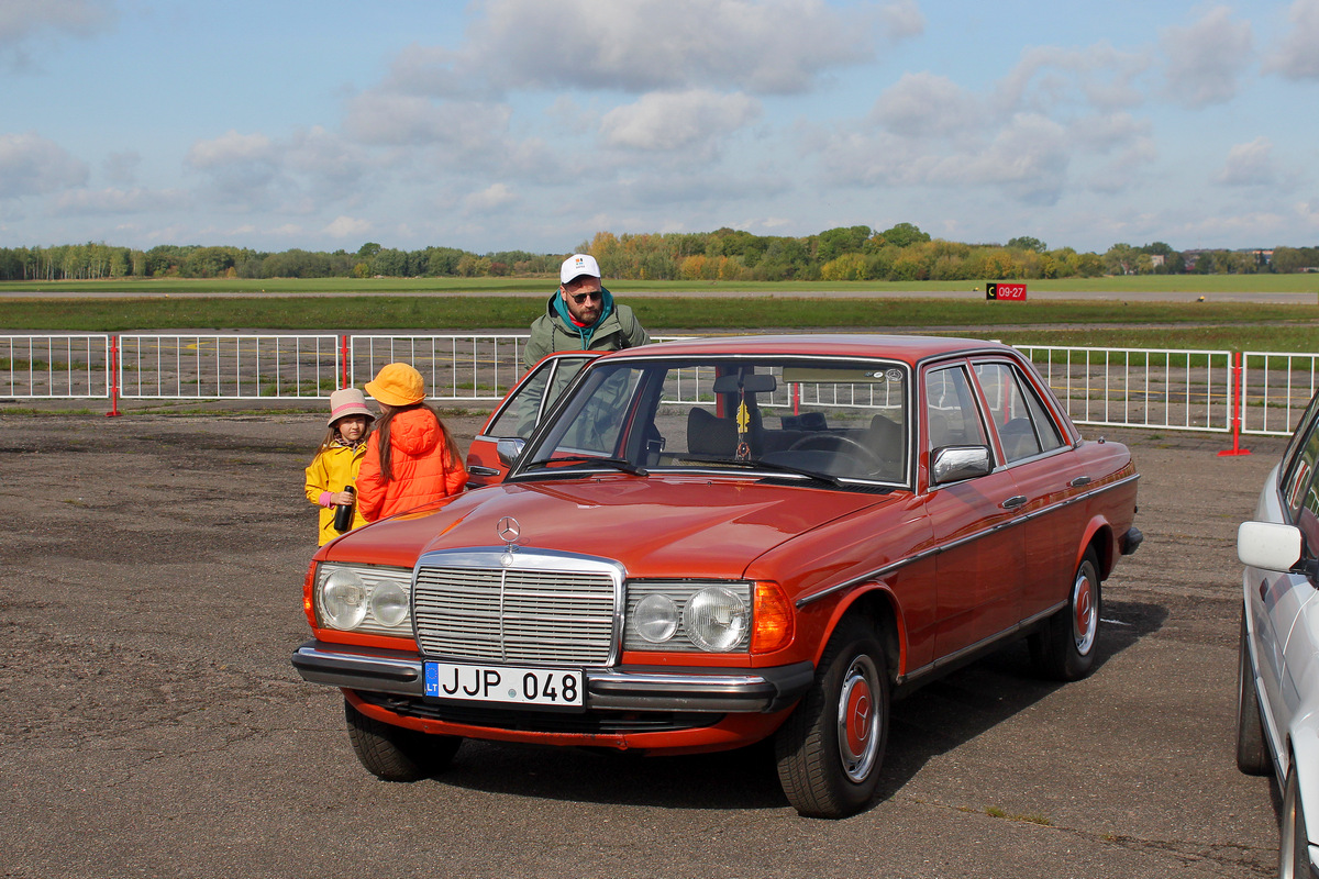 Литва, № JJP 048 — Mercedes-Benz (W123) '76-86; Литва — Retro mugė 2023 ruduo