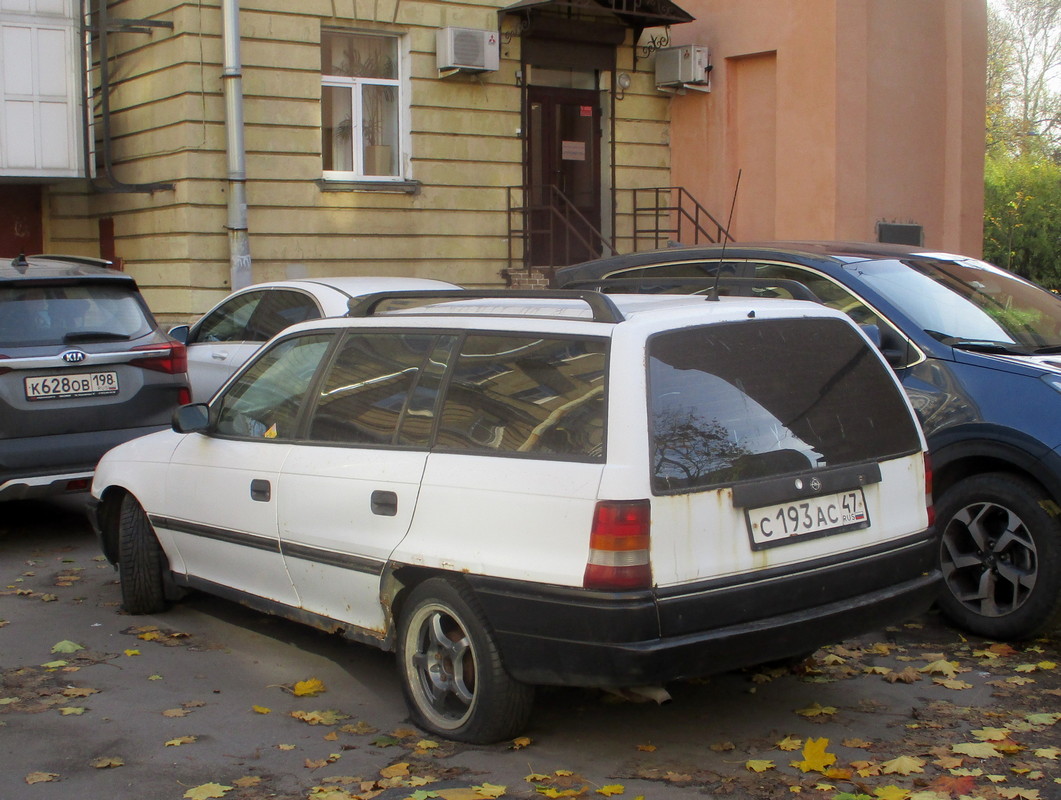 Ленинградская область, № С 193 АС 47 — Opel Astra (F, T92) Caravan '91-98